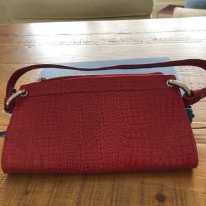 Elegant leather Brazilian bag designed by Corello